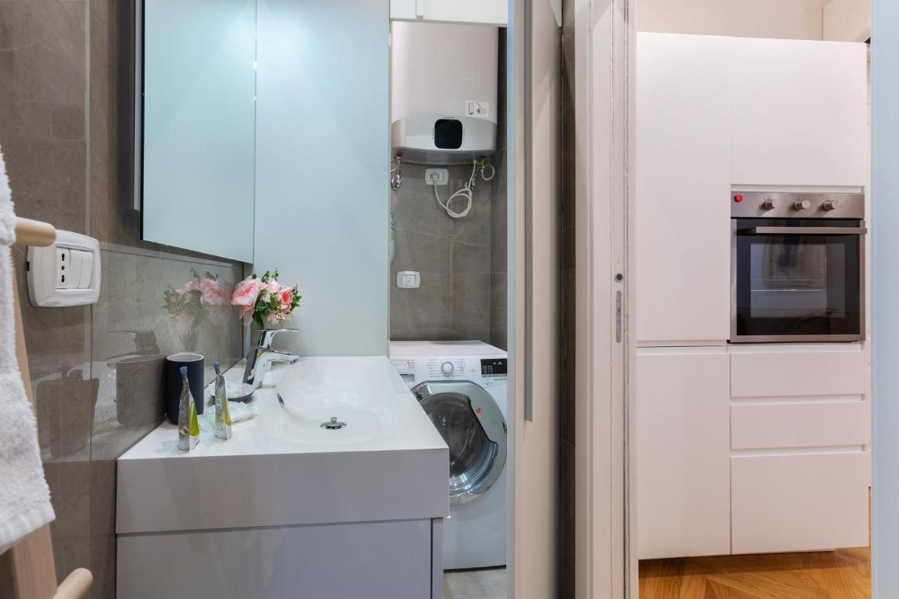 Bologna Piazza Del Nettuno Apartment Luaran gambar