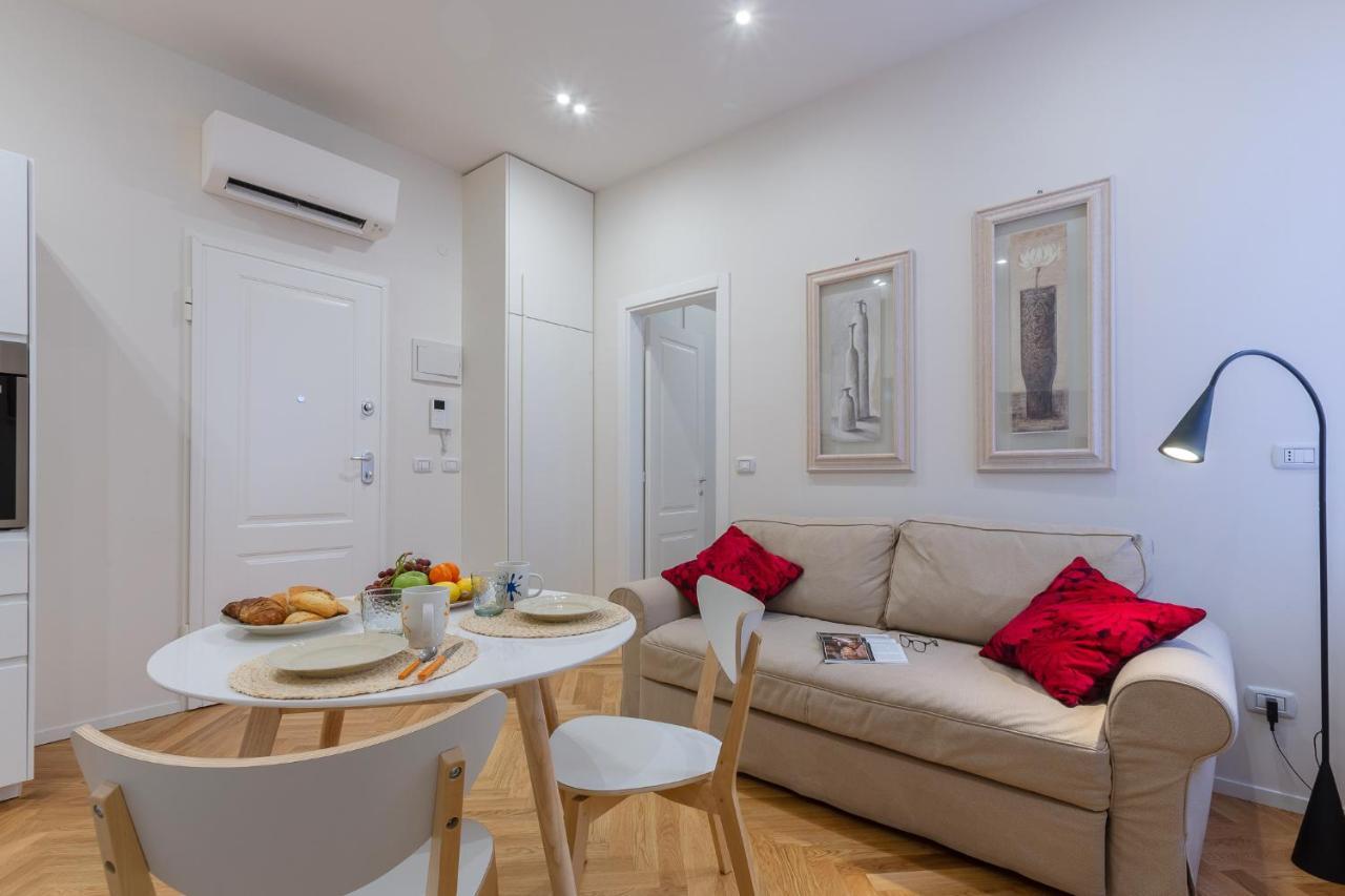 Bologna Piazza Del Nettuno Apartment Luaran gambar