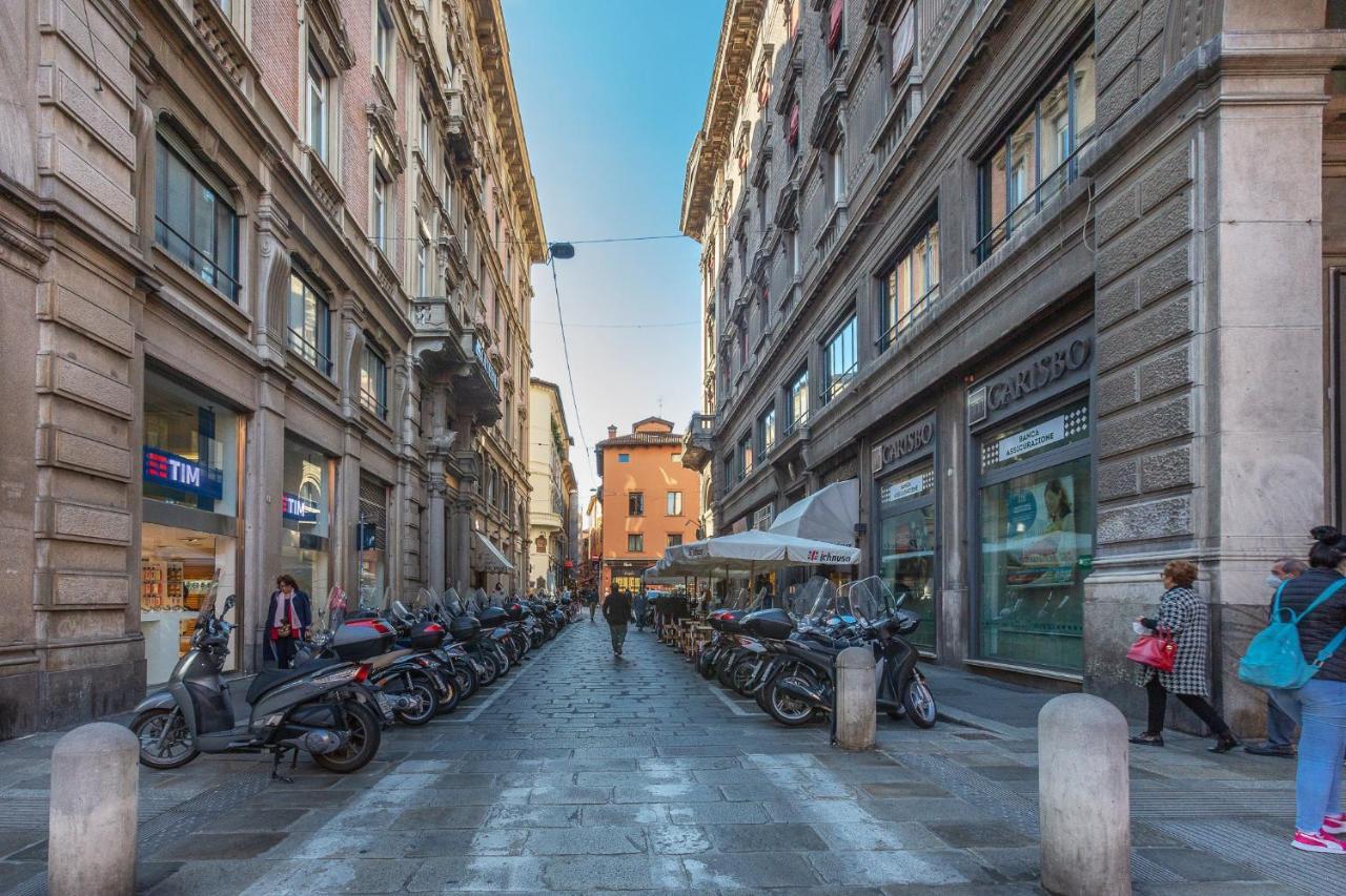 Bologna Piazza Del Nettuno Apartment Luaran gambar