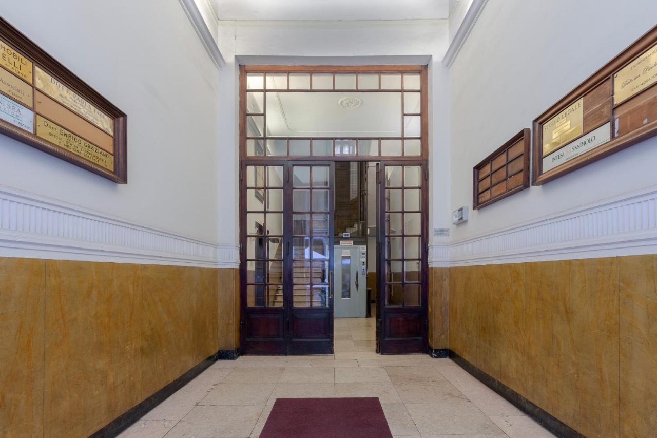 Bologna Piazza Del Nettuno Apartment Luaran gambar